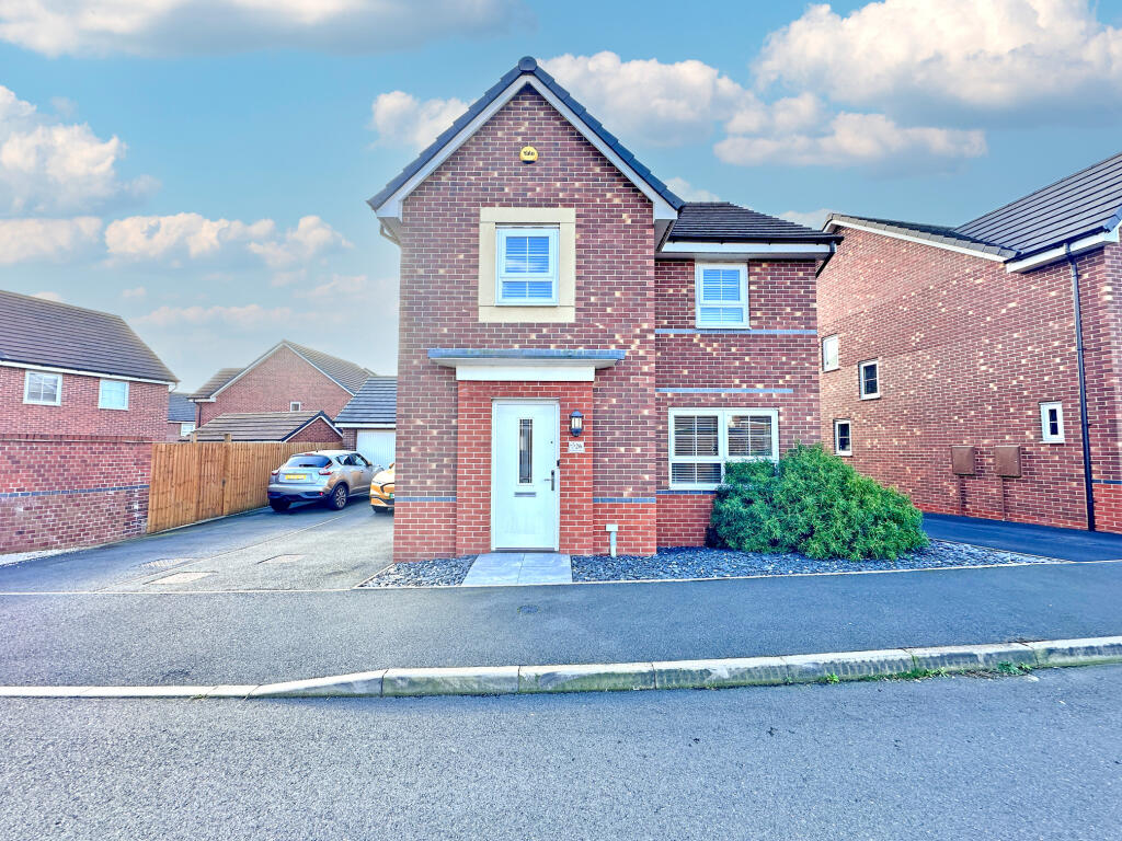 4-bed detached on Snetterton Gardens, WOLVERHAMPTON, WV10 6FE, £350,000