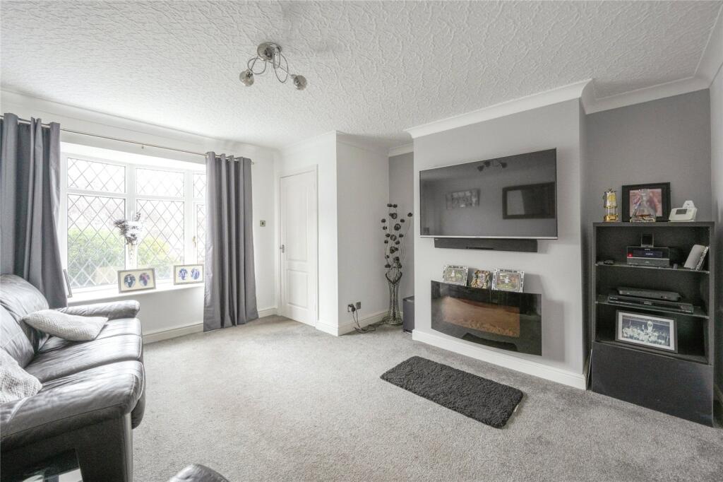 Pagdin Drive, Styrrup, Doncaster, Nottinghamshire, DN11 photo 3