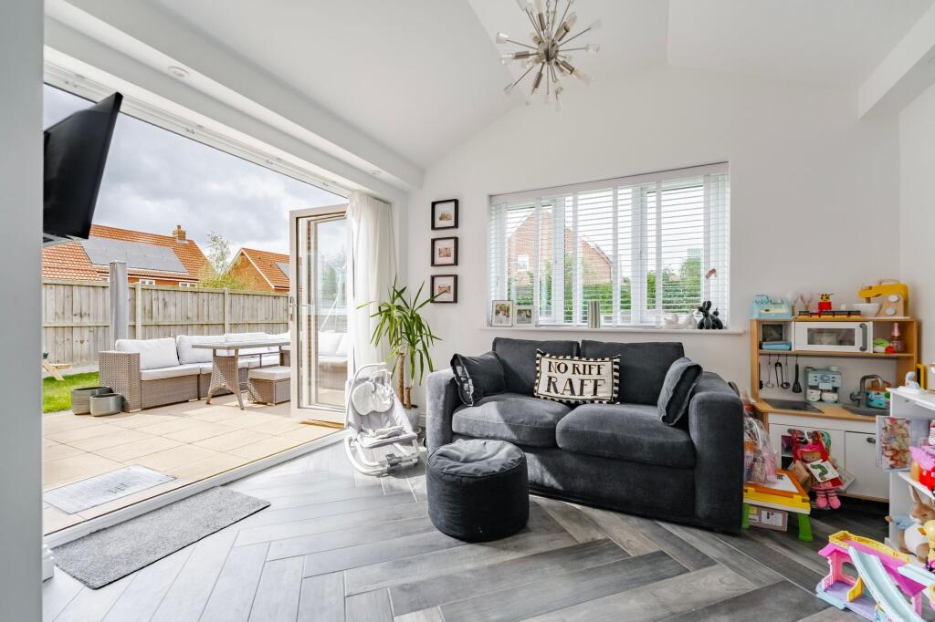 House in Acle - More