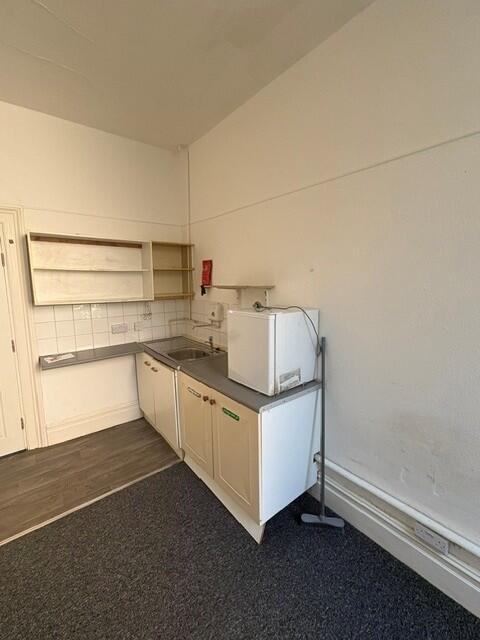 Apartment in Bournemouth, Lansdowne - View 5