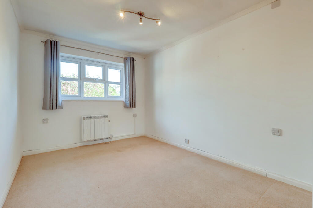 Pond Approach, Holmer Green, High Wycombe, Buckinghamshire, HP15 - View 6