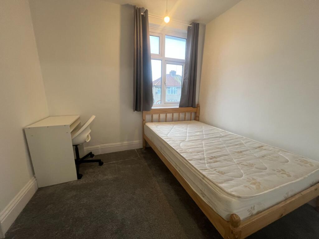 5 bedroom terraced house for rent