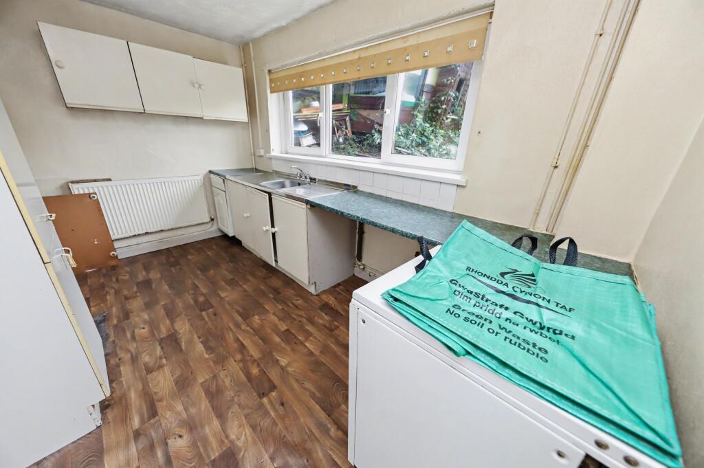 9 Rose Row, Aberdare photo 4