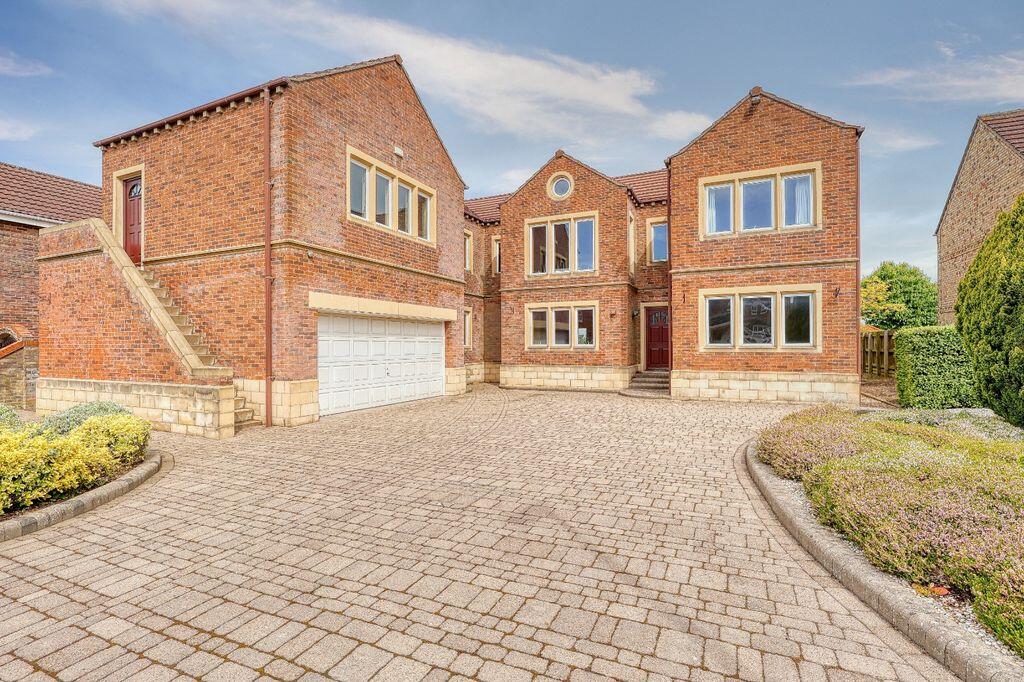 4-bed detached on Ashwood Close, Burton-Upon-Stather, £550,000