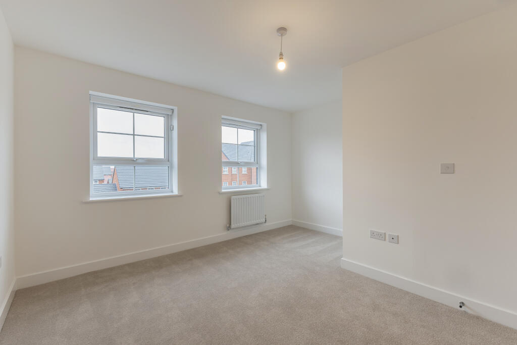 House in Hemel Hempstead - More