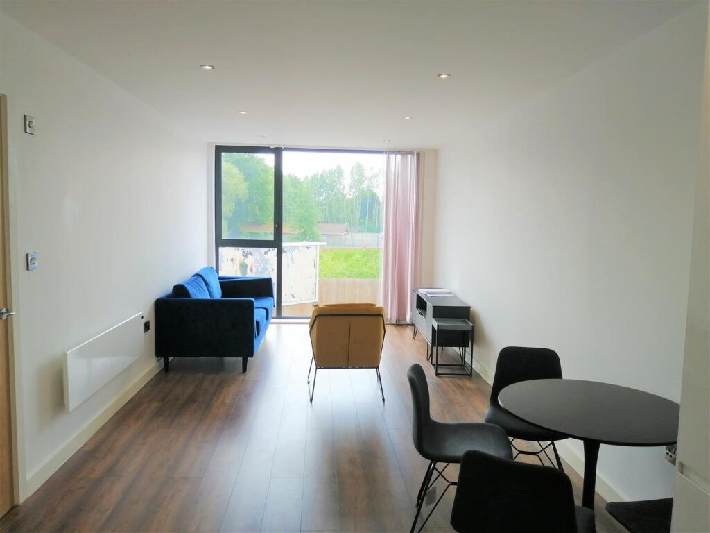 Apartment in Salford, Greater Manchester - View 2