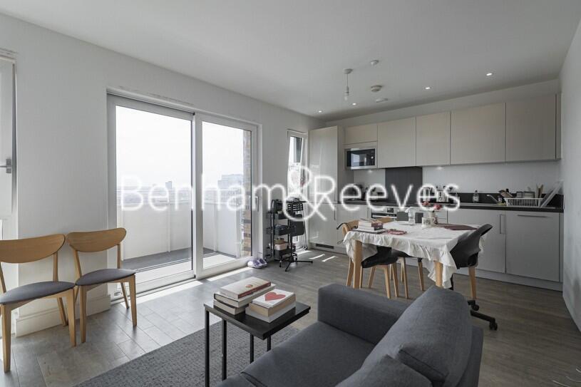 Main image of property: Hannaford Walk, Canary Wharf, E3