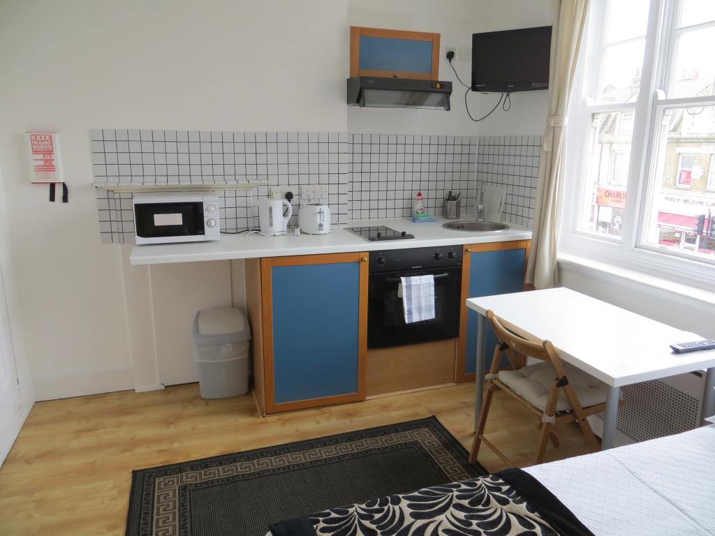 Studio flat for rent