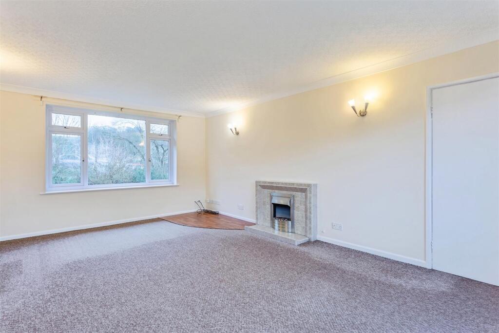 House in Bridport, Allington - More