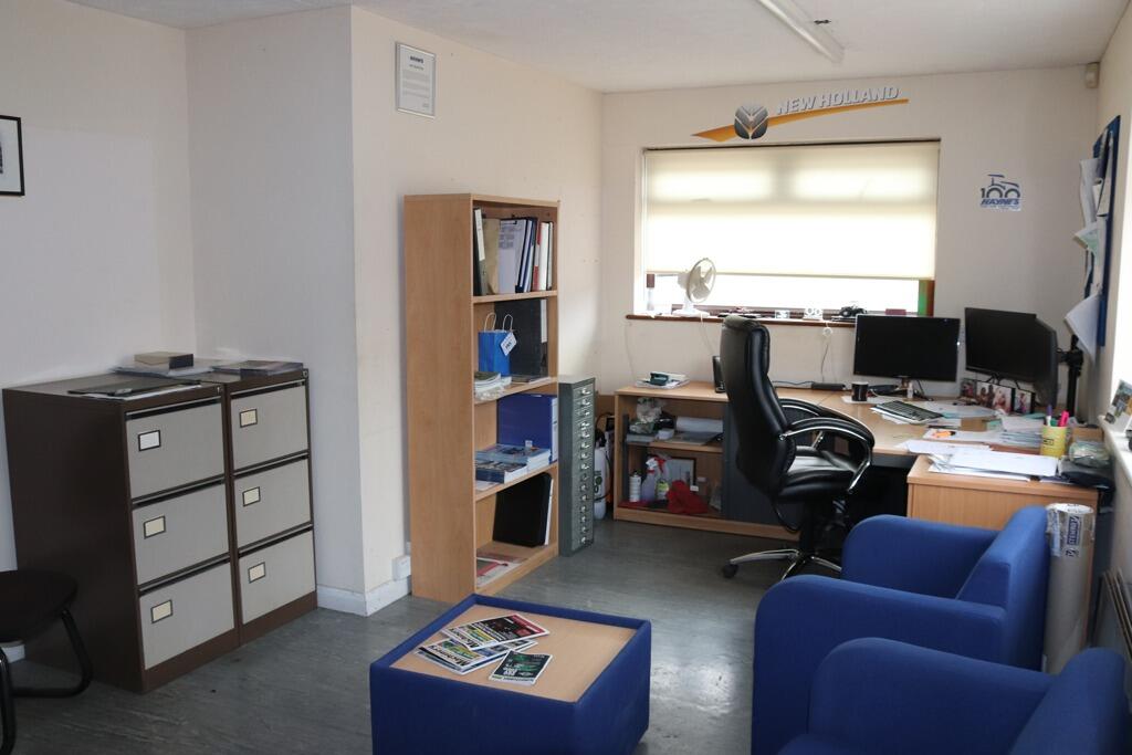 Photo 12