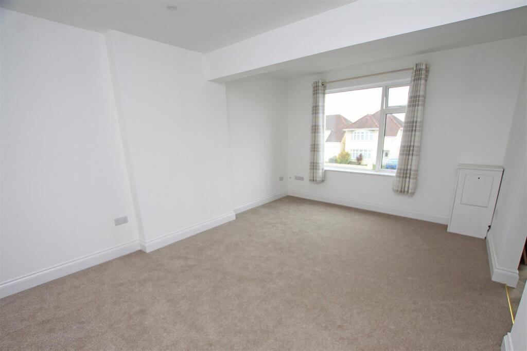 Castle Lane West, Bournemouth photo 3