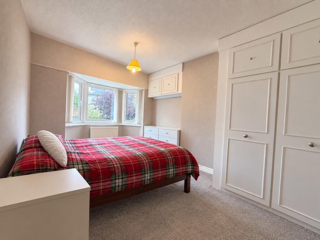 Castlewood Drive, London, SE9 photo 4