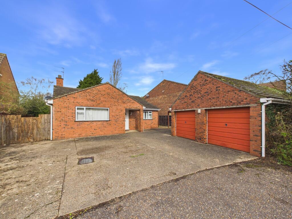Main image of property: West Drive, Highfields Caldecote, Cambridge, Cambridgeshire, CB23