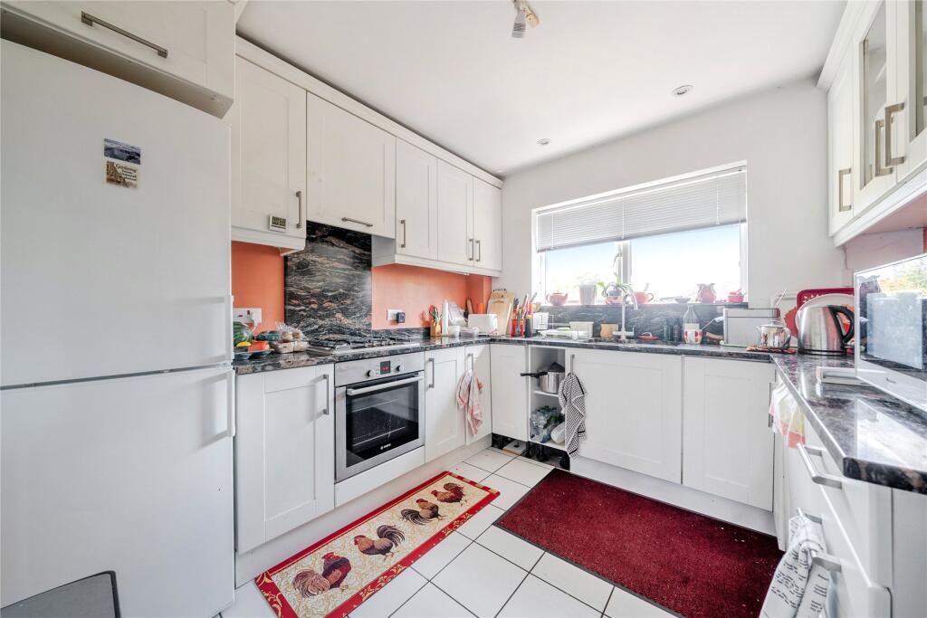 House in Bromley - View 4