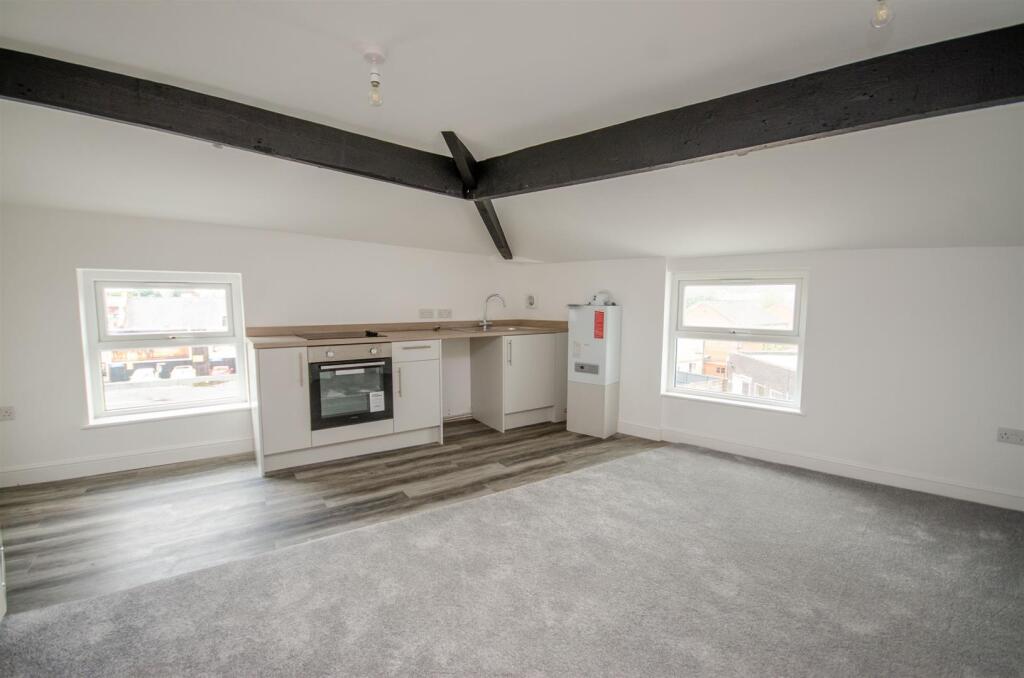 Apartment in Preston - More