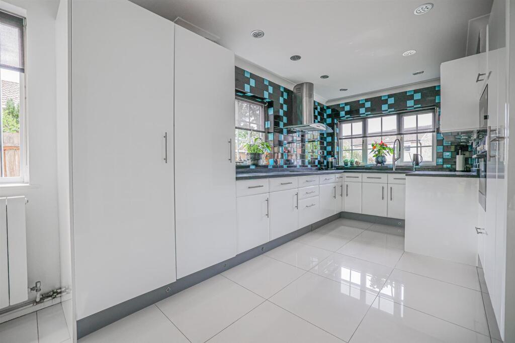 House in Hemel Hempstead - View 3