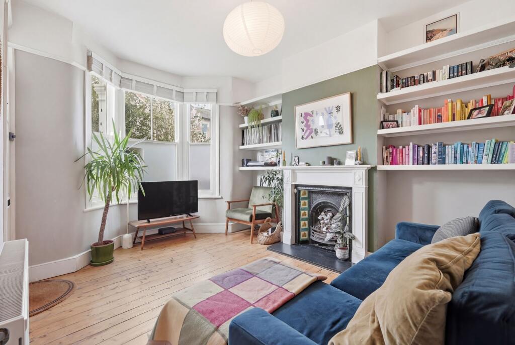 Apartment in London, Leyton - More