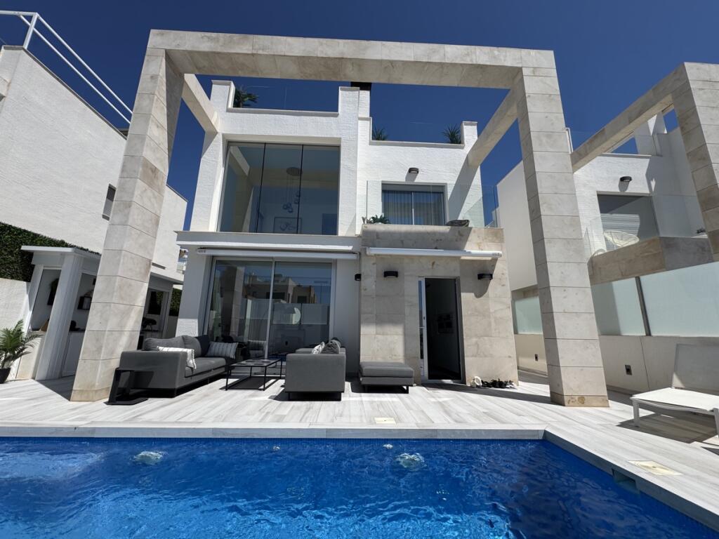Main image of property: Valencia, Alicante, Cabo Roig