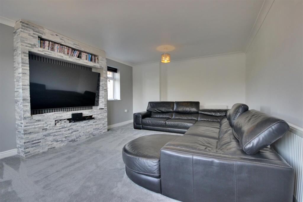 Ashleigh Drive, Beeford, Driffield photo 4