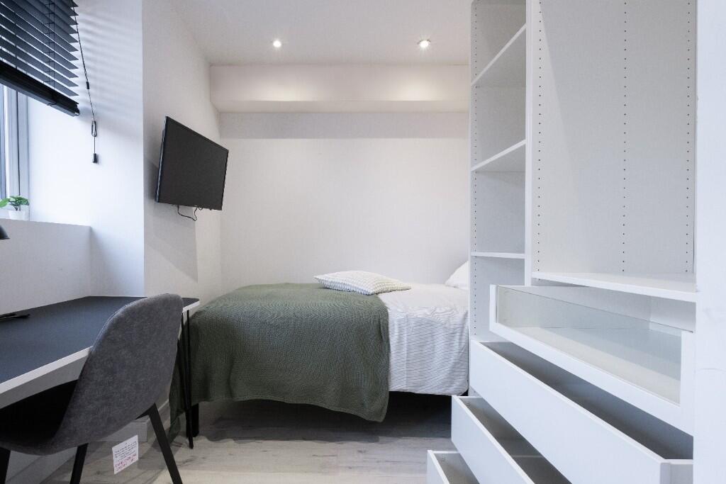 Apartment in Swansea - View 4