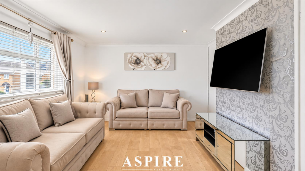 Apartment in Romford - View 4