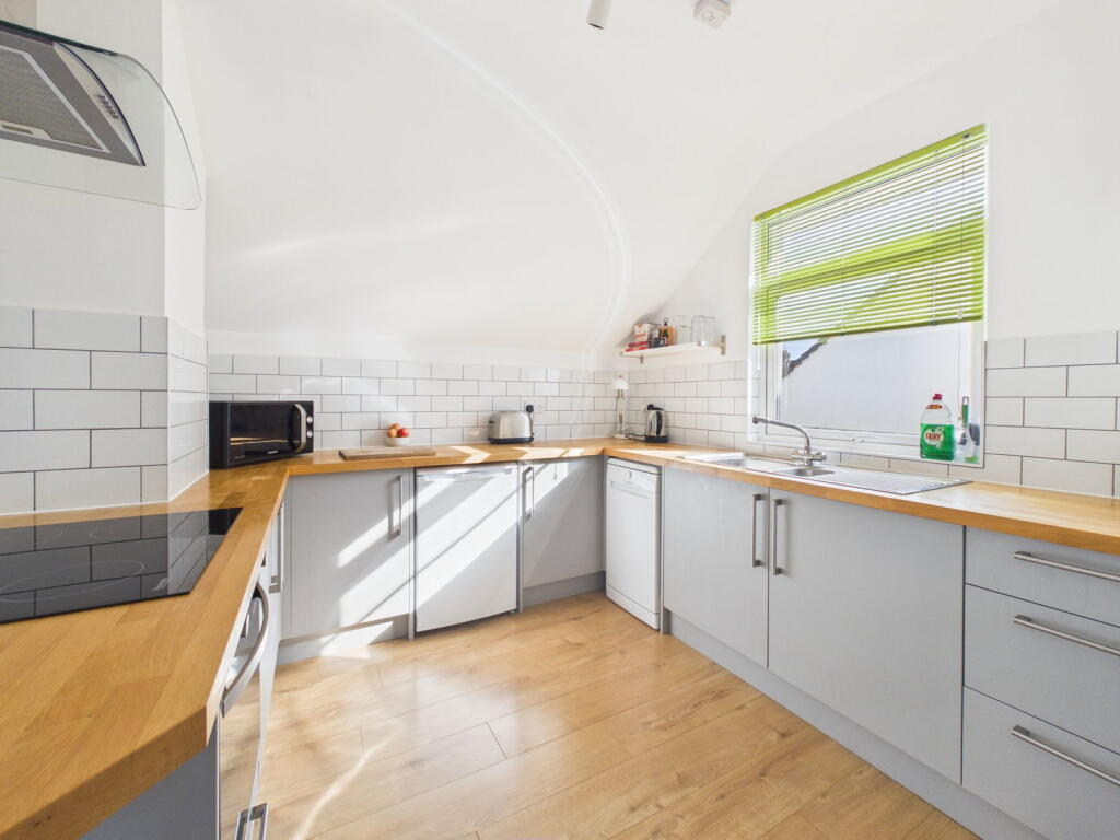 Apartment in Worthing, Broadwater - View 4