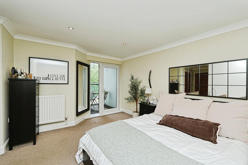 Apartment in London - View 4