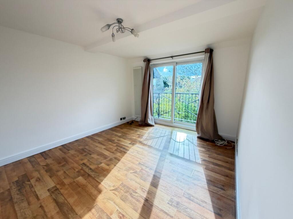 Apartment in Twickenham - View 2