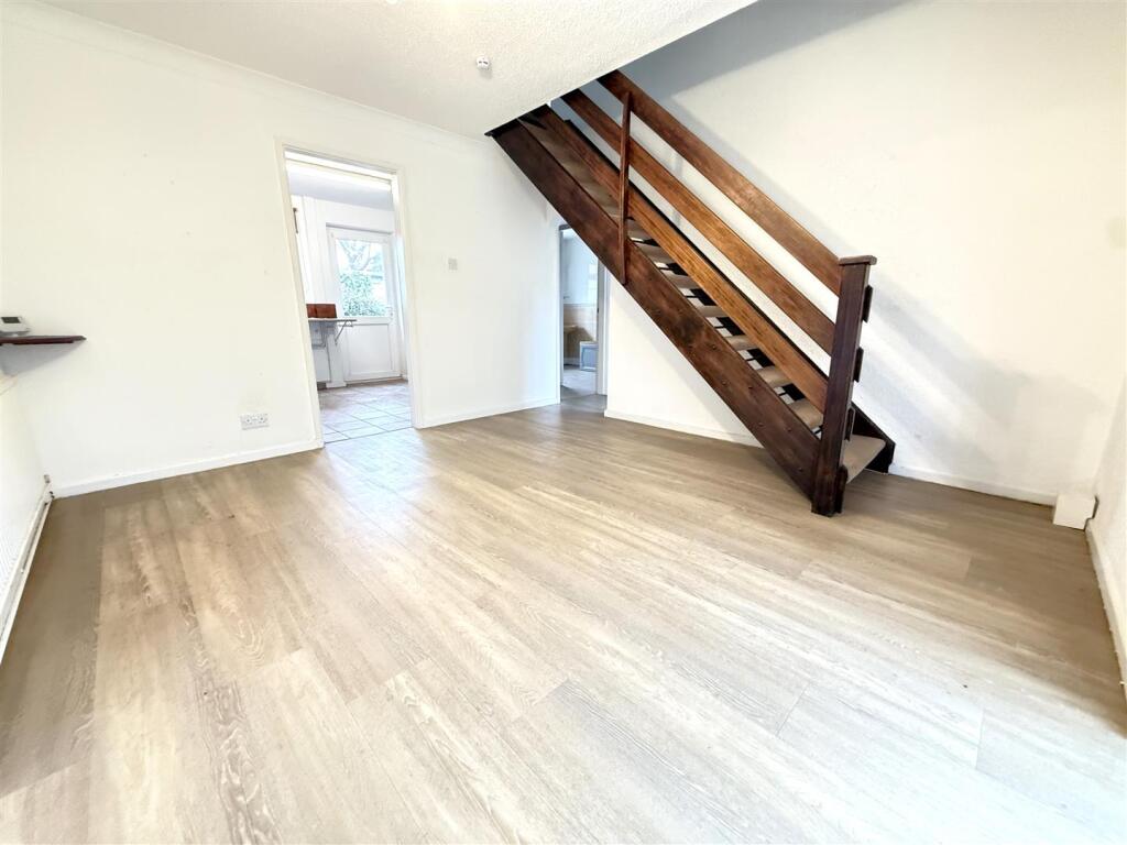 Long Acre, Bingham - More