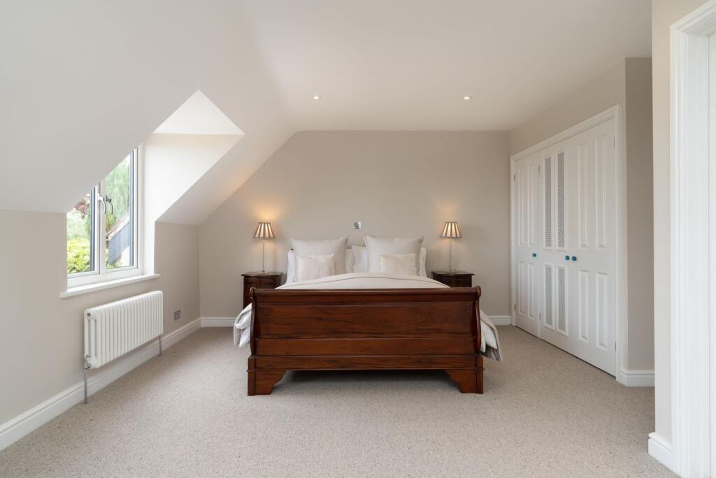 House in Gloucester - View 2