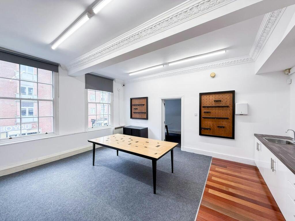 Kings Court_office to let_altrincham-01.jpg