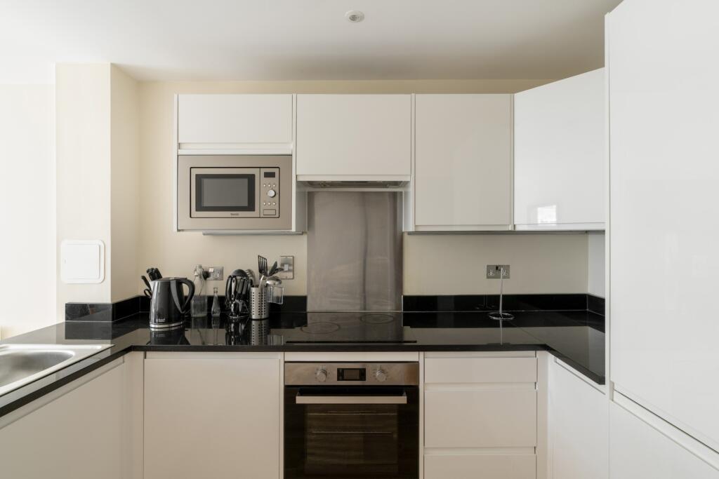 Elite House, St. Anne’s Street, E14 photo 3