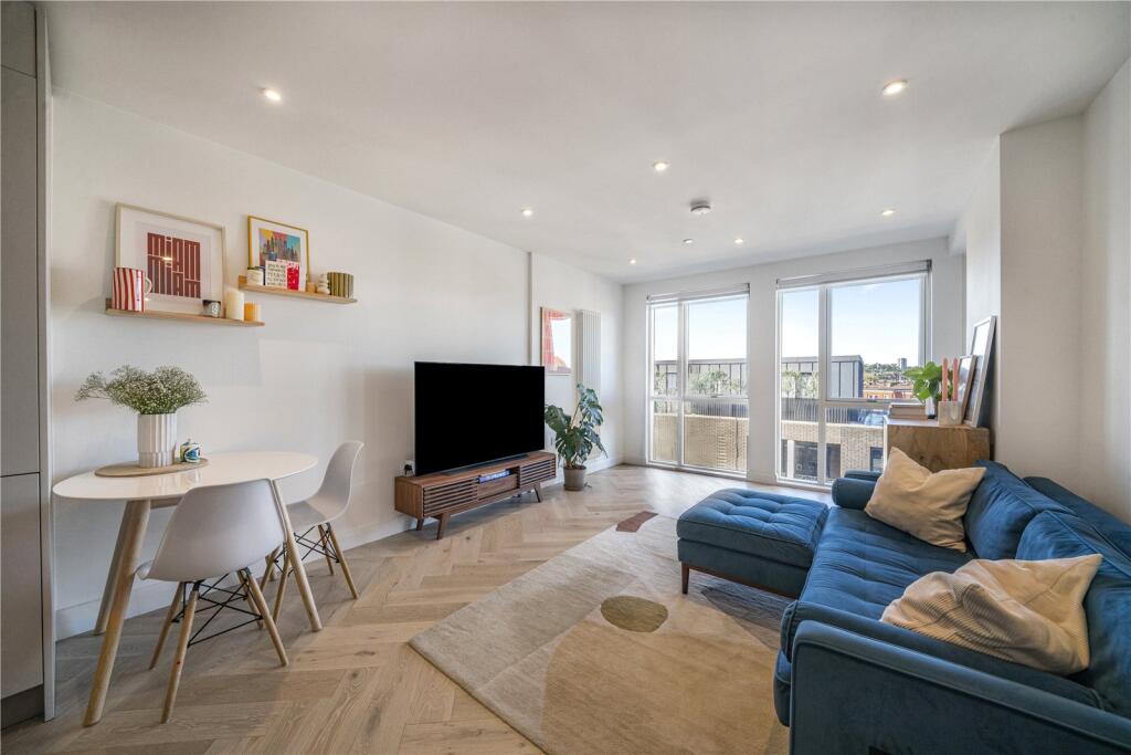 1-bed flat on Garrett Apartments, SW18, £440,000