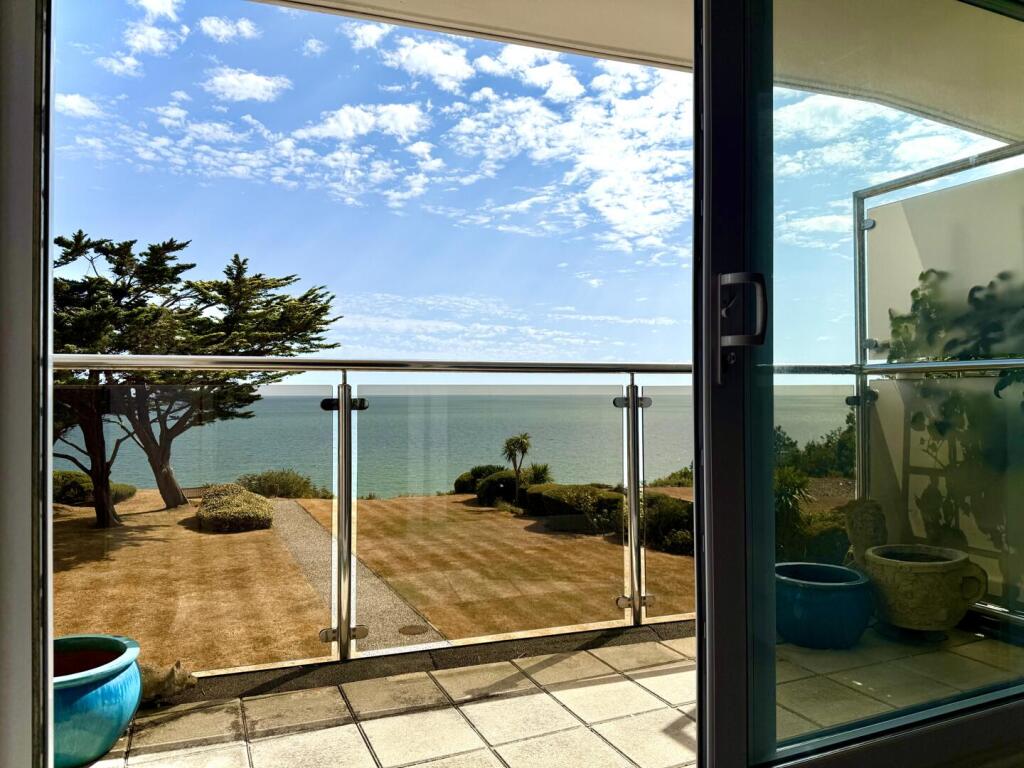 Wharncliffe Road, Highcliffe On Sea photo 4