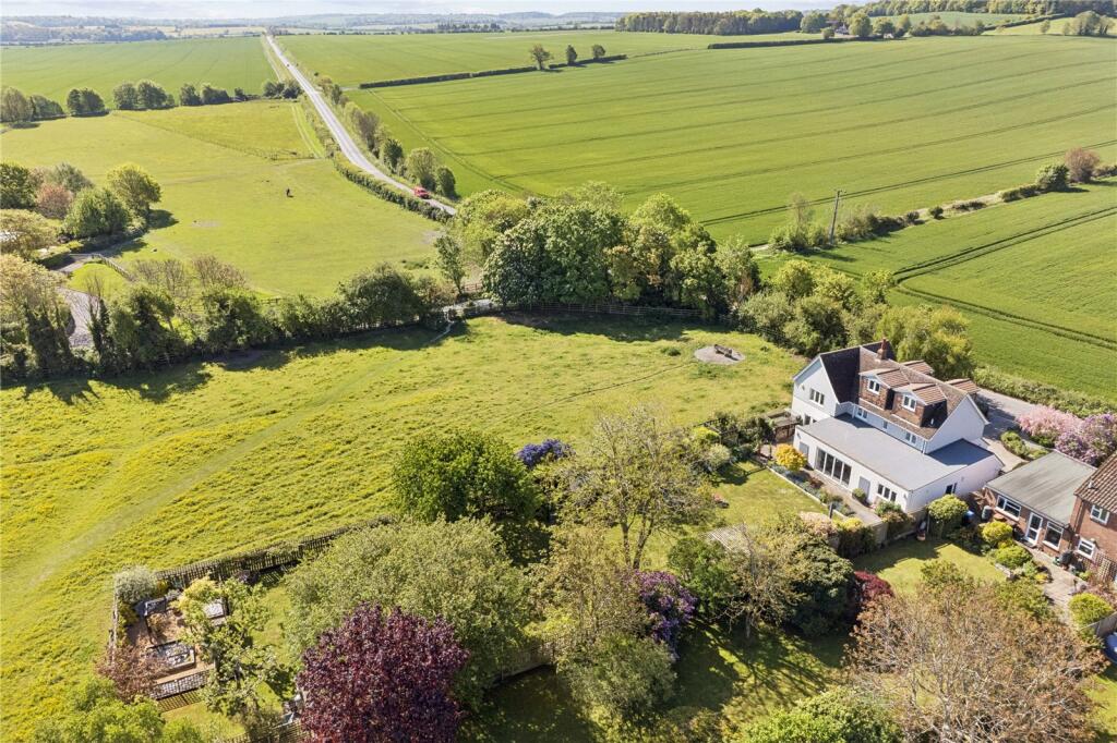 Main image of property: Hitchin Road, Pirton, Hitchin, Hertfordshire, SG5
