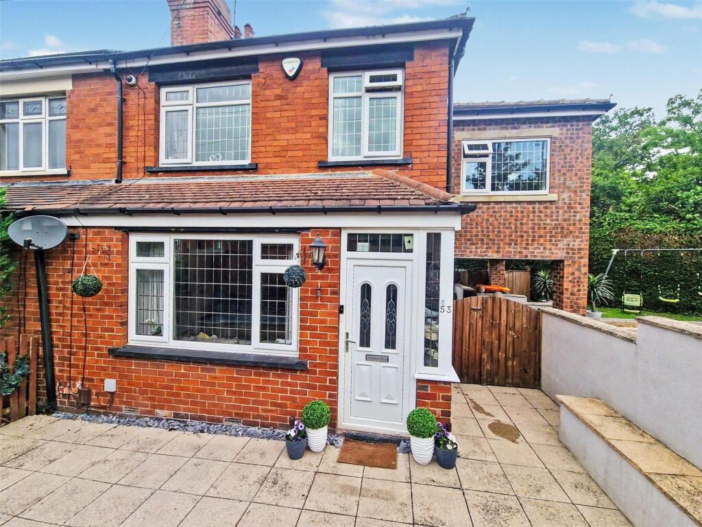 4-bed semi-detached on Sunnyview Gardens, Leeds, West Yorkshire, £260,000
