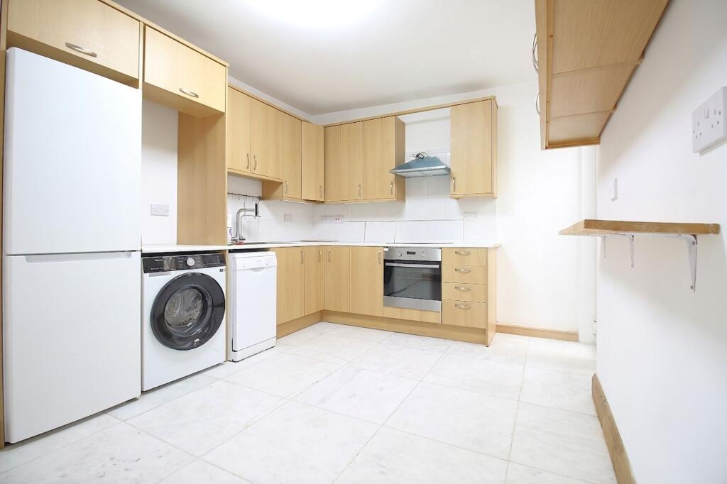 House in Twickenham - View 3