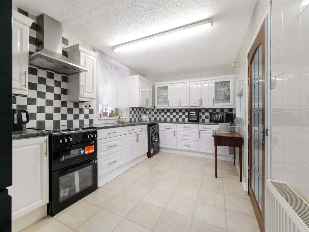 House in Kilmarnock, Annandale, Bonnyton - More