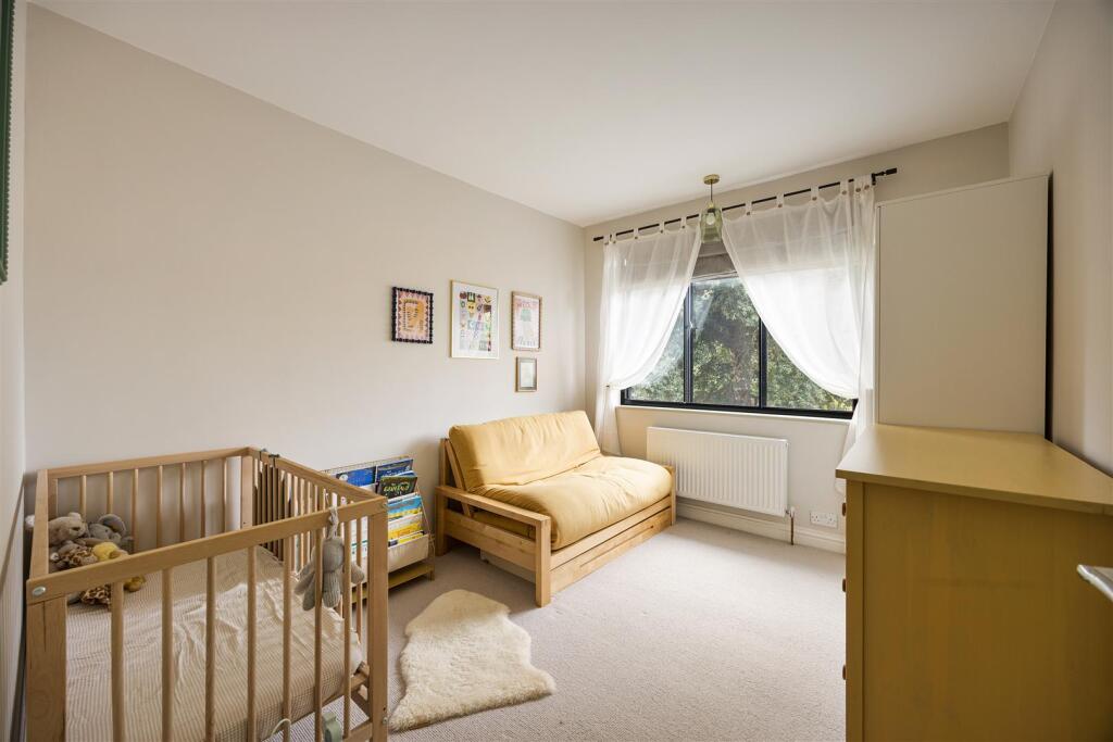 Apartment in London - View 5