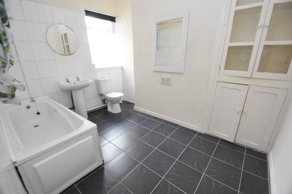 House in Cardiff, Maindy, Cathays - View 2