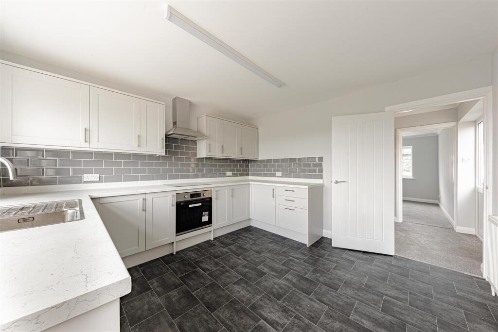 Chestnut Drive, Sturry, Canterbury photo 3