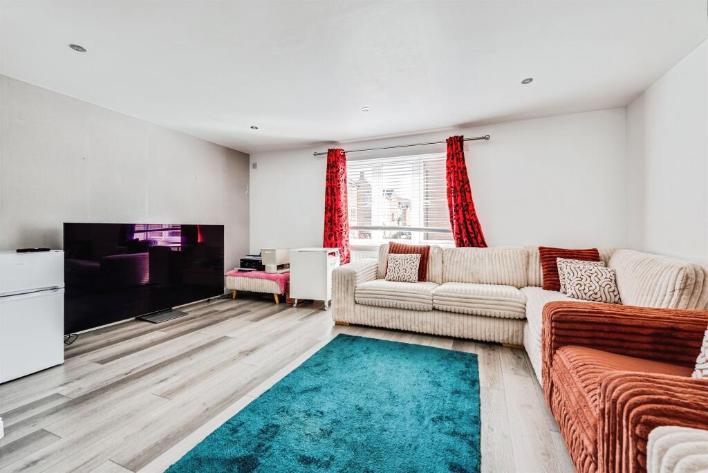House in Swindon - View 5