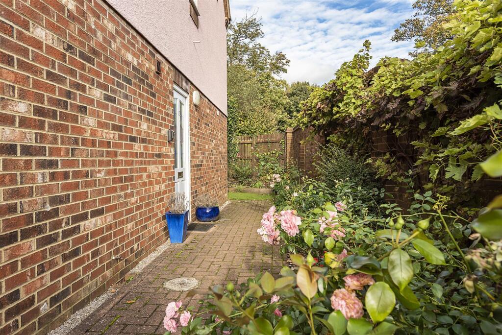 Additional image 7 of Sun Lane, Harpenden