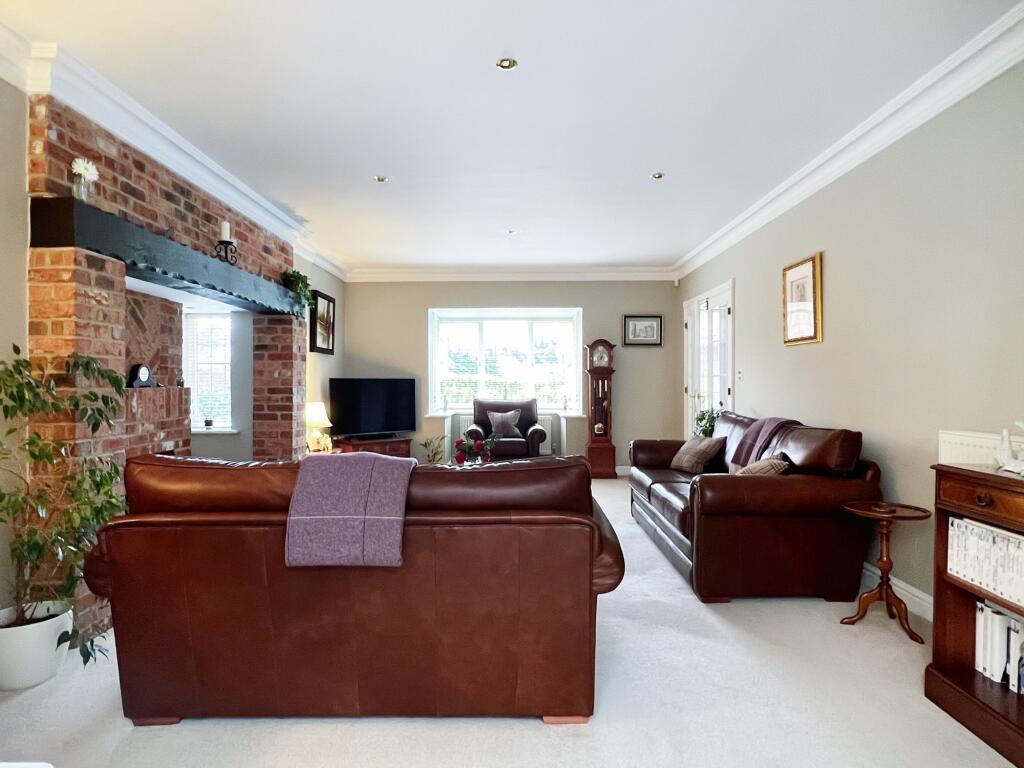 Bradshaw Close, Brampton, PE28 photo 4