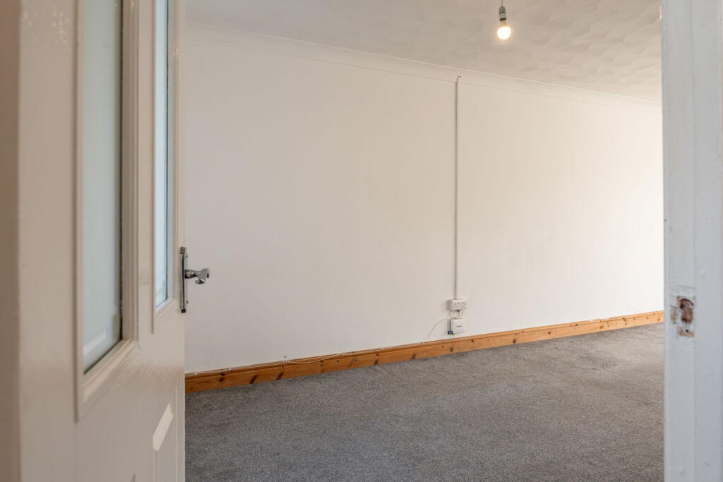 House in Newport, Bettws Shopping Centre, Bettws - View 5