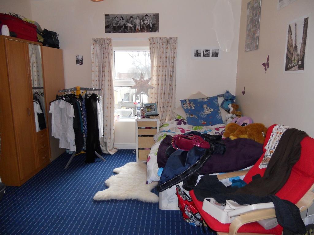 8 bedroom terraced house for rent