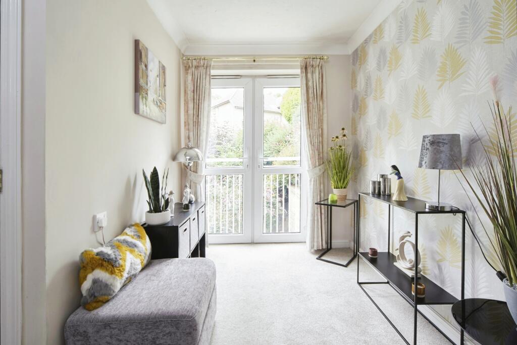 Apartment in Bradford - View 3