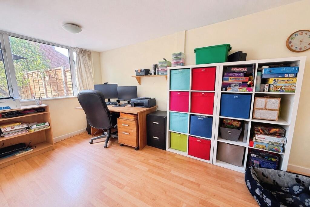 House in Guildford - View 4