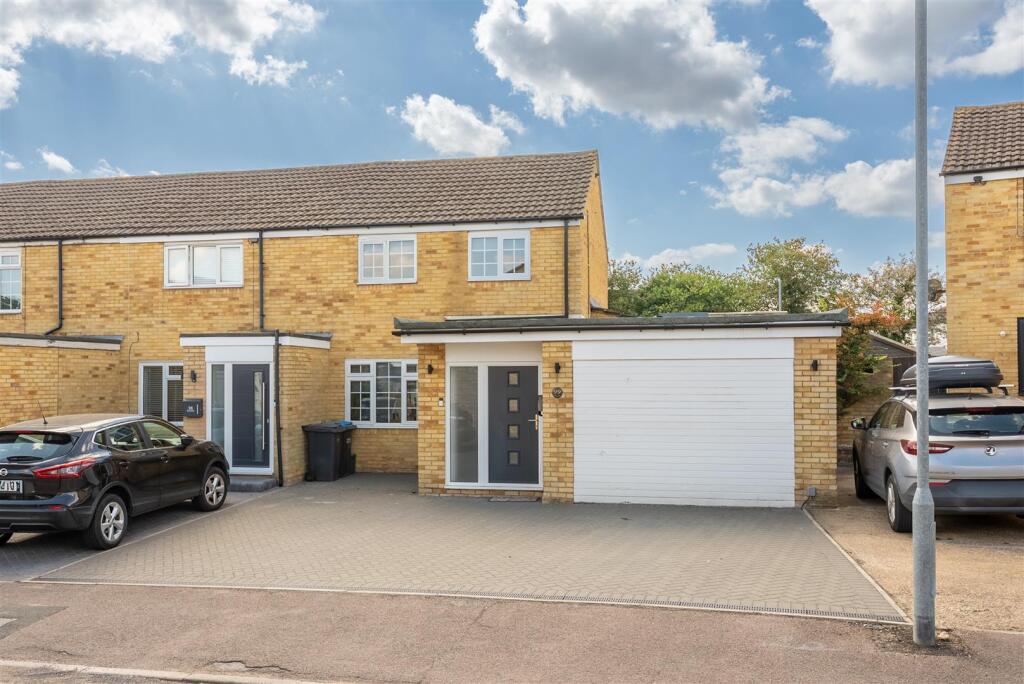 Main image of property: Peacocks, Harlow