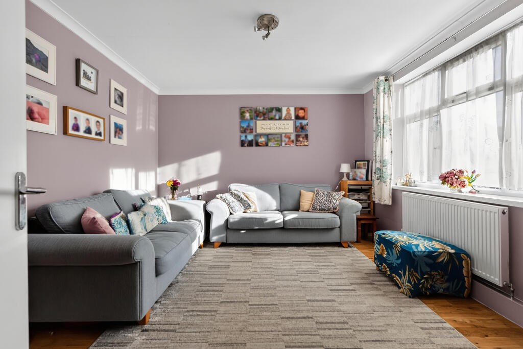 Purbeck Close, Redhill, RH1 - View 3